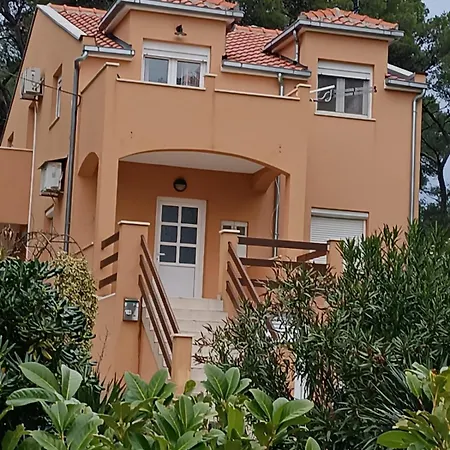 Lada 2 Apartman Vrboska